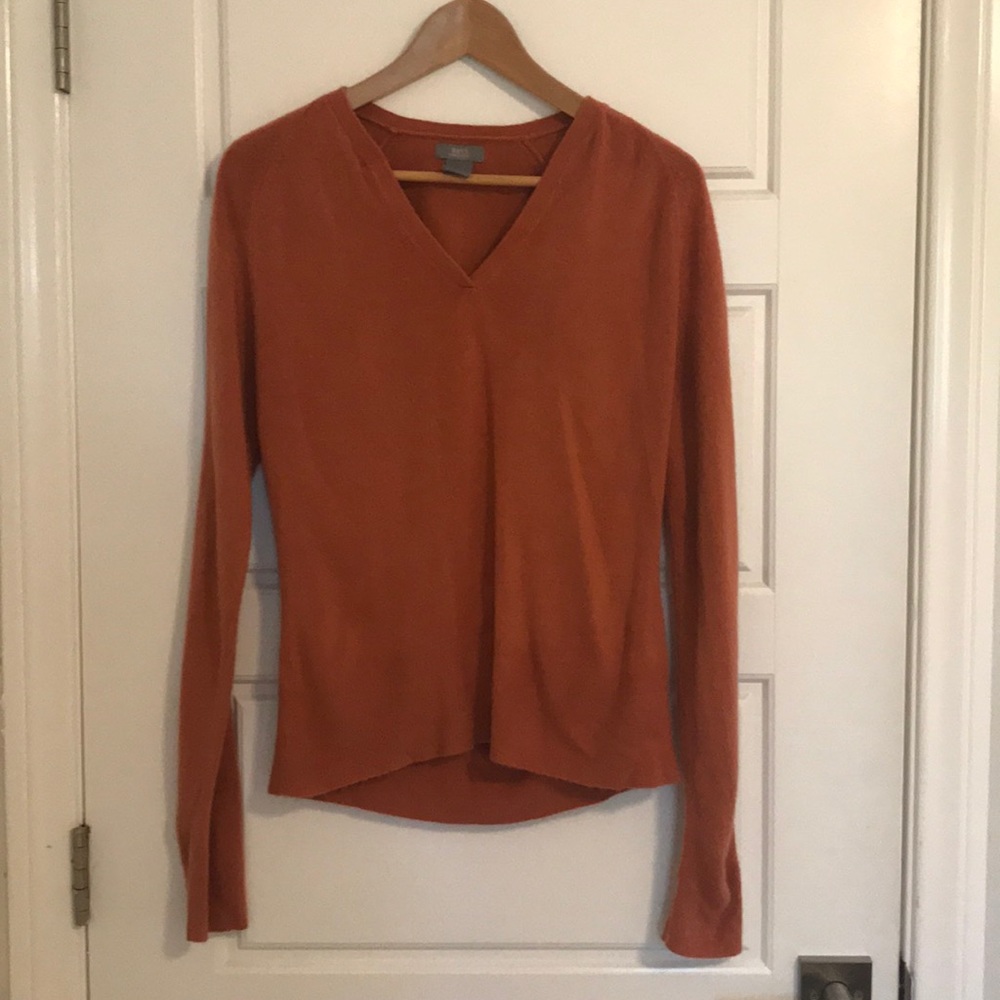 Bass sweater